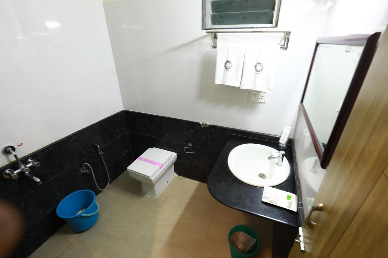 Hotel Mayas Tiruchirappalli Esterno foto