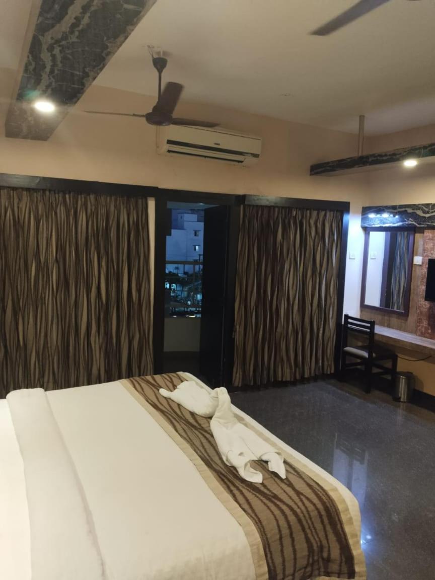 Hotel Mayas Tiruchirappalli Esterno foto