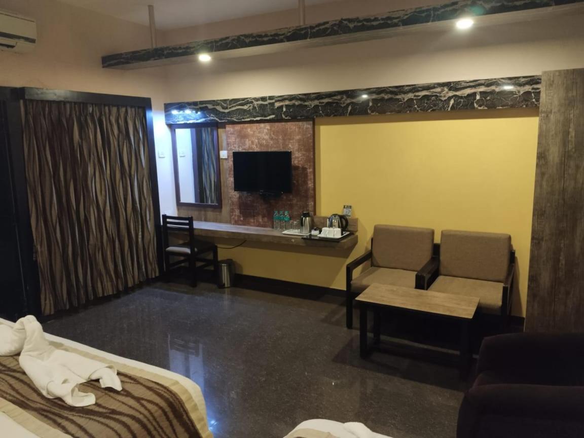Hotel Mayas Tiruchirappalli Esterno foto