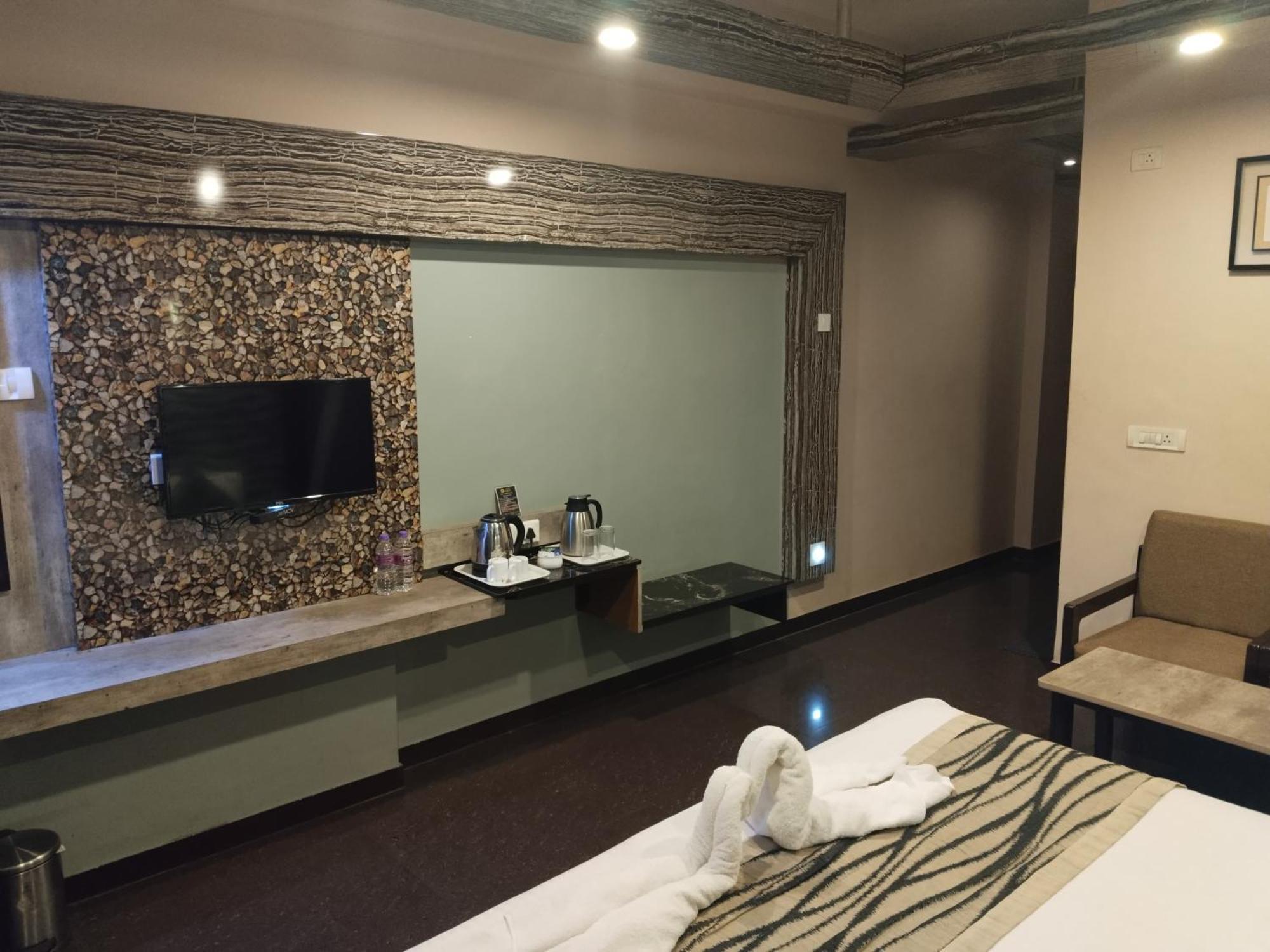 Hotel Mayas Tiruchirappalli Esterno foto