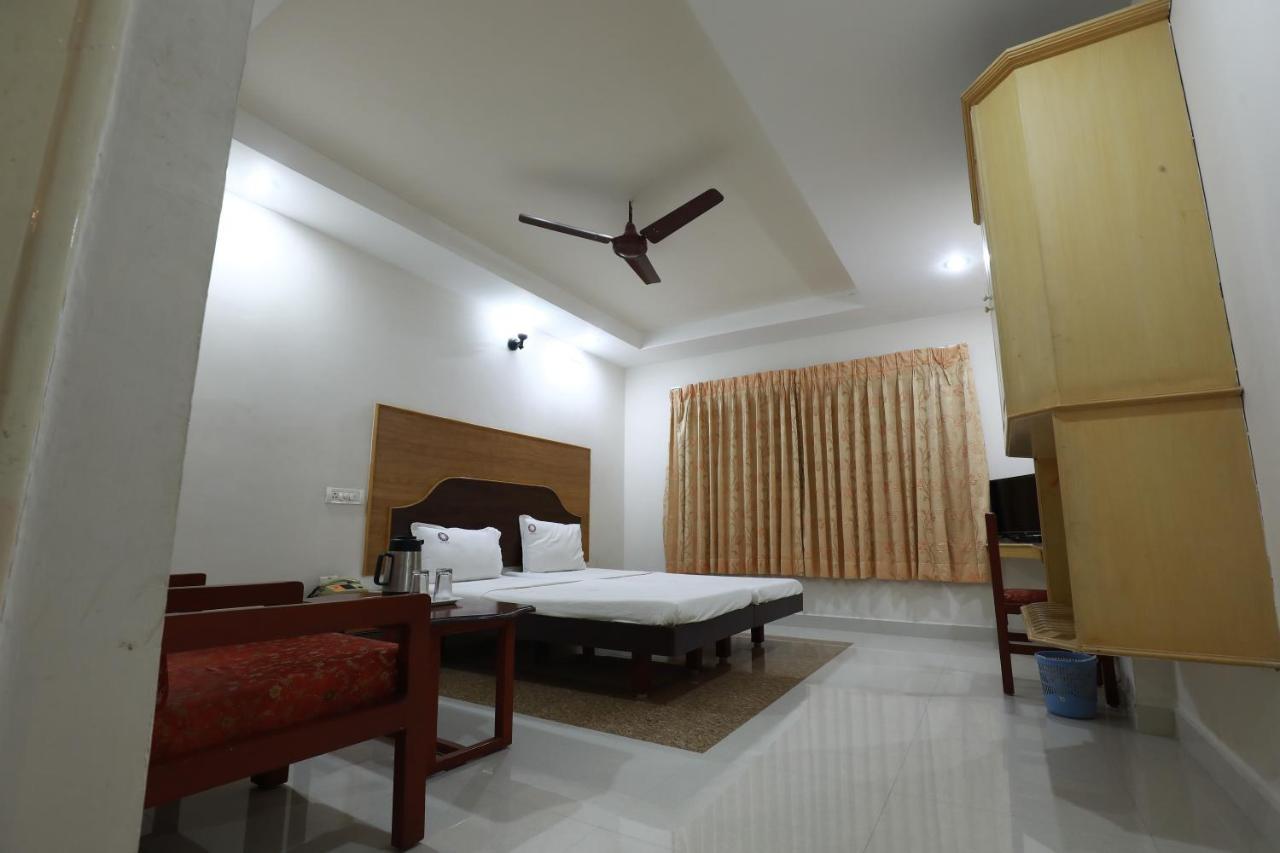 Hotel Mayas Tiruchirappalli Esterno foto